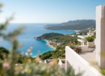 Vista panoramica di Cala Moresca nei Campi Flegrei