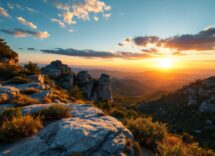 Tramonto spettacolare su una spiaggia tropicale