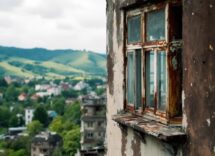 Paesaggio bulgaro evocativo durante un viaggio